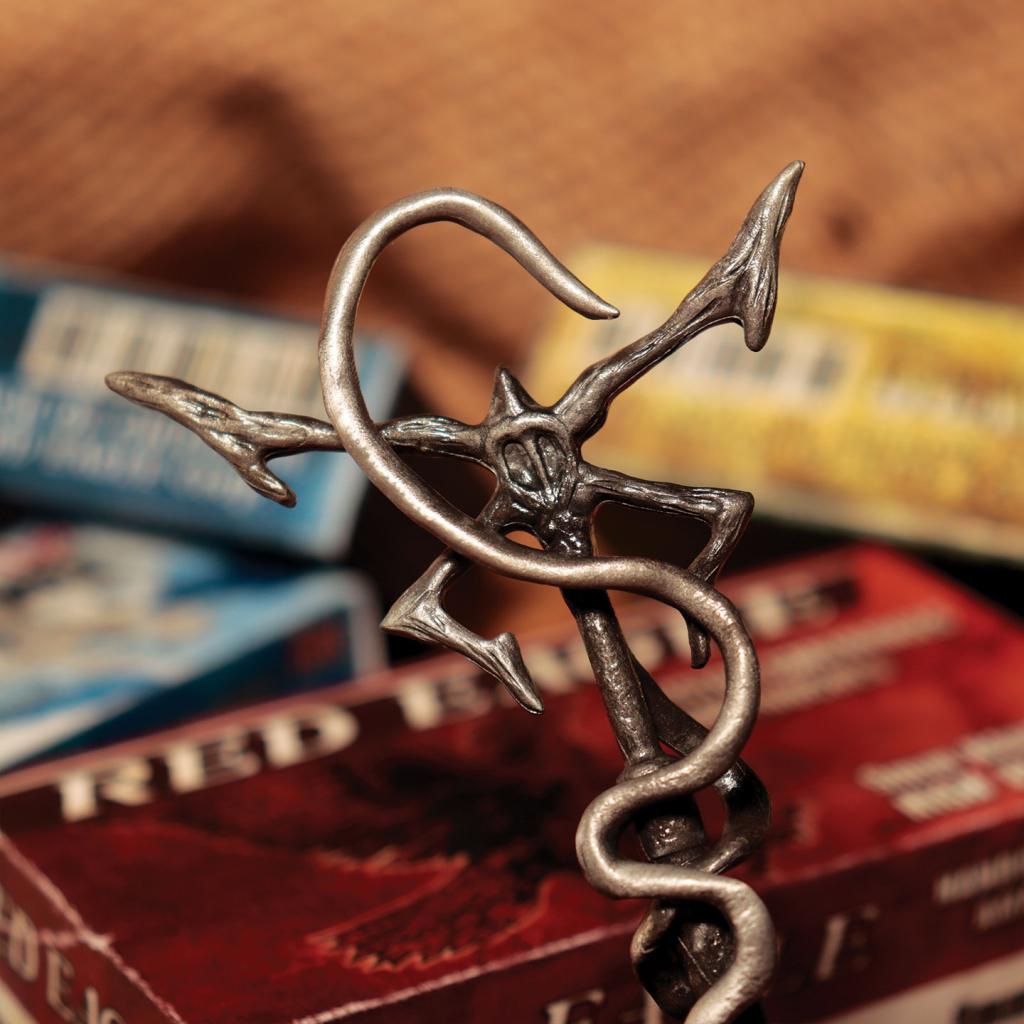 RESIDENT EVIL 4 - Insignia - Key Replica Limited Edition - 12cm