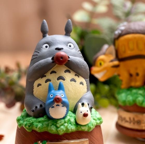 MY NEIGHBOR TOTORO - Totoro play the ocarina - Big musical statue