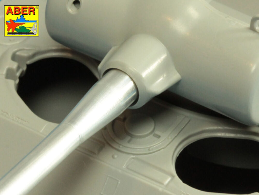 U.S 90 mm M3 barrel with thread protector for tank destroyer M36B1