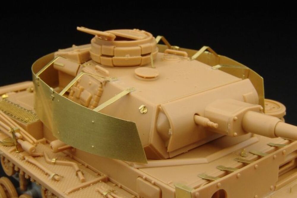 Pz III  TURRET SCHURZEN