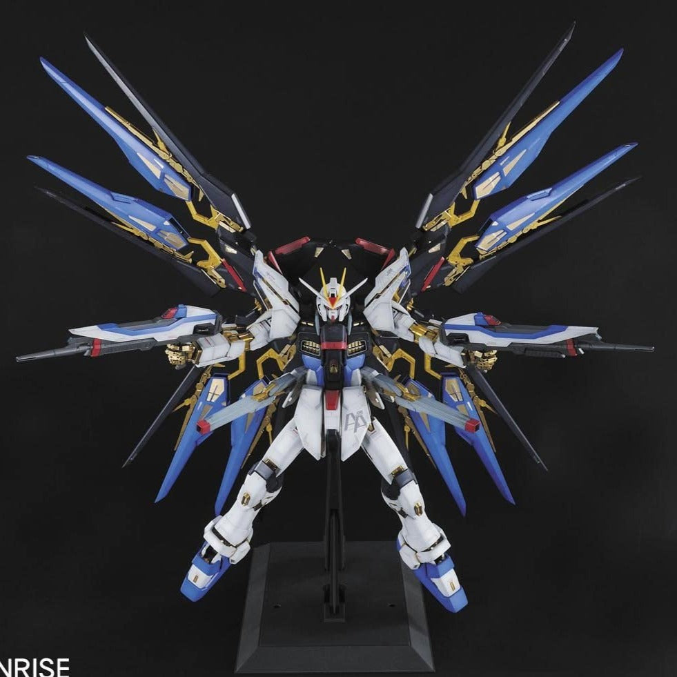 *PREORDER* Perfect Grade Gundam Strike Freedom 1/60 - gundam-store.dk