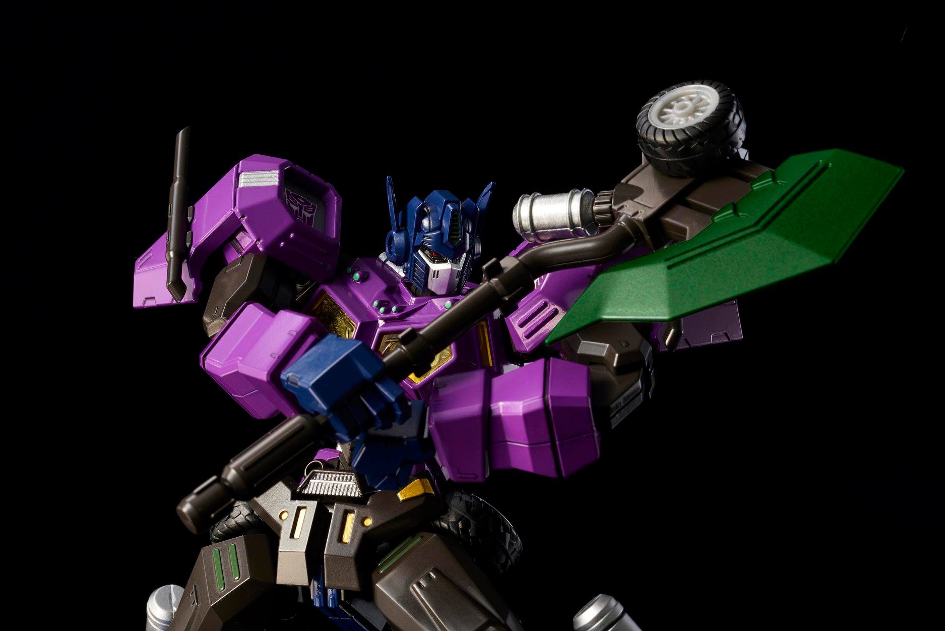 Furai Model Transformers Shattered Glass Optimus Prime (Attack Mode)