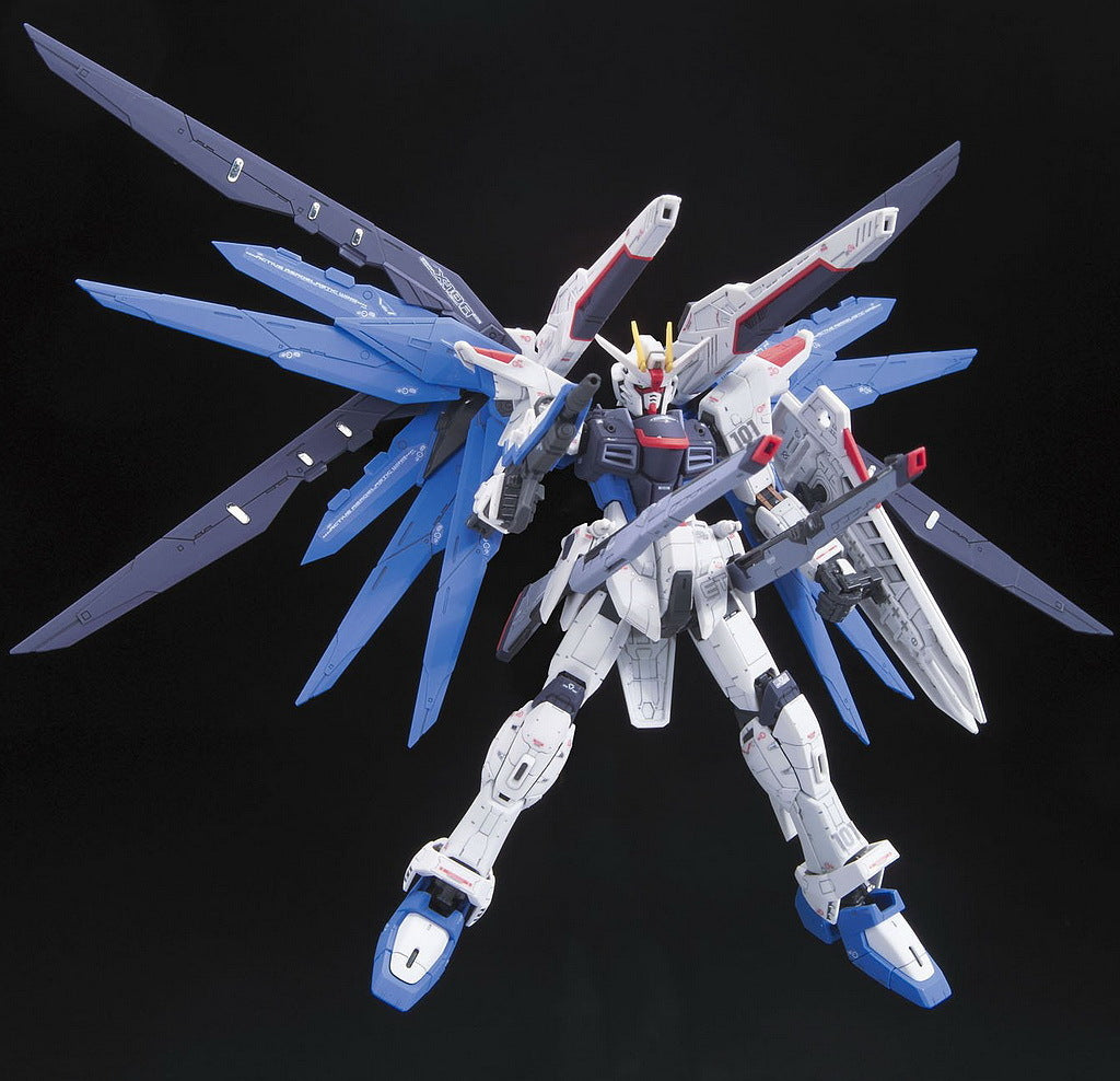 RG Gundam ZGMF-X10A Freedom 1/144 - gundam-store.dk