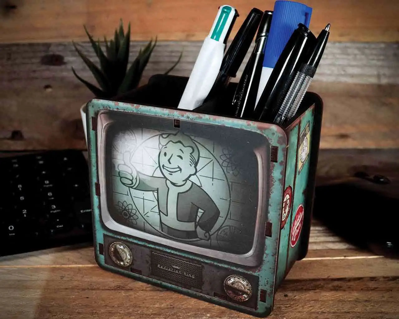 FALLOUT DESK TIDY