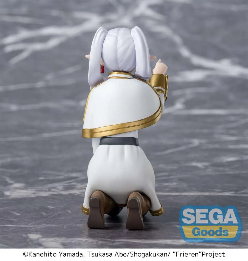 SUITOR SUITOR POKING SOMETHING PM PERCHING FIGURE
