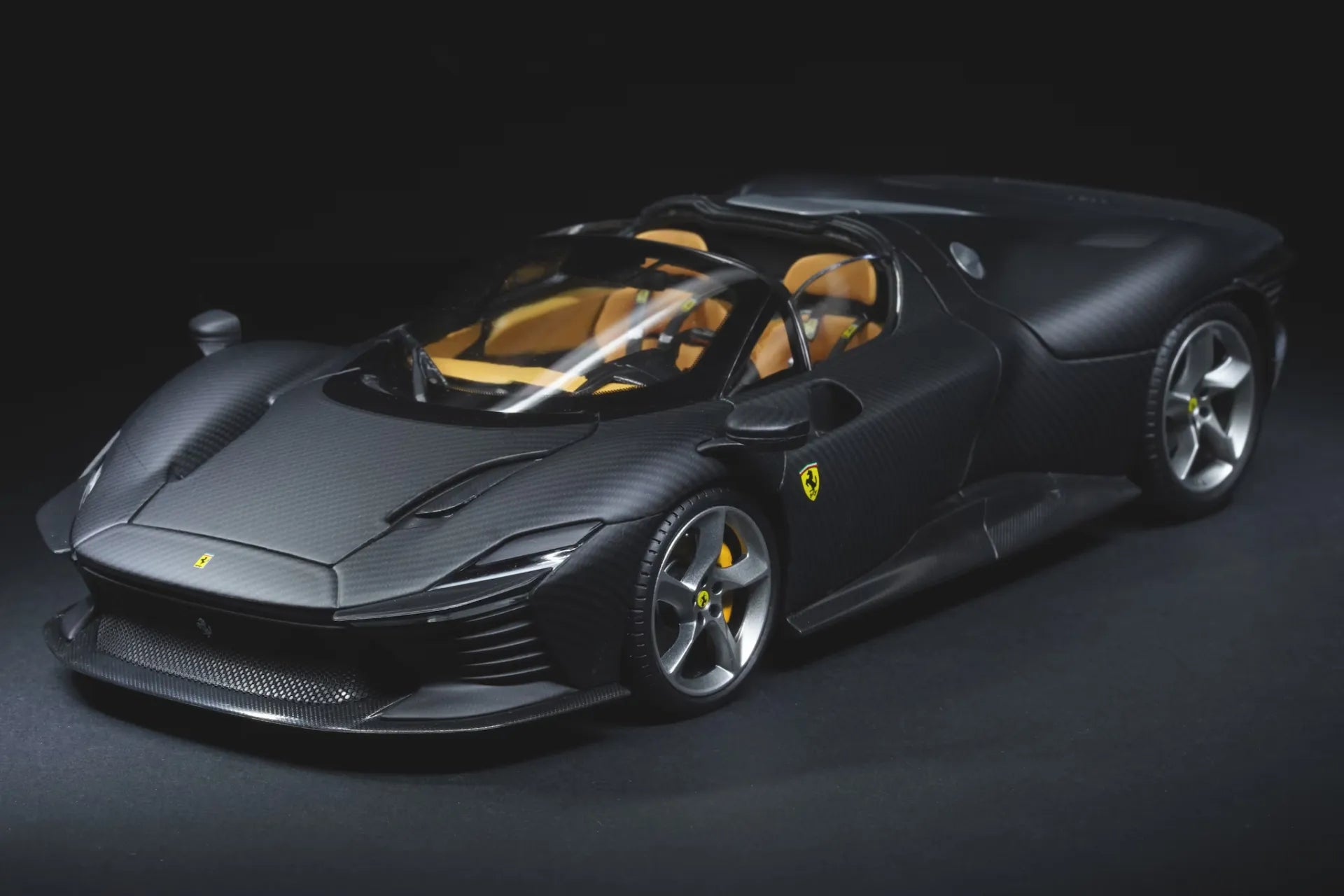 FERRARI DAYTONA SP3 50TH ANNIVERSARY CARBON FIBER SPECIAL LIVERY LTD EDITION - 1:18 DIECAST MODEL