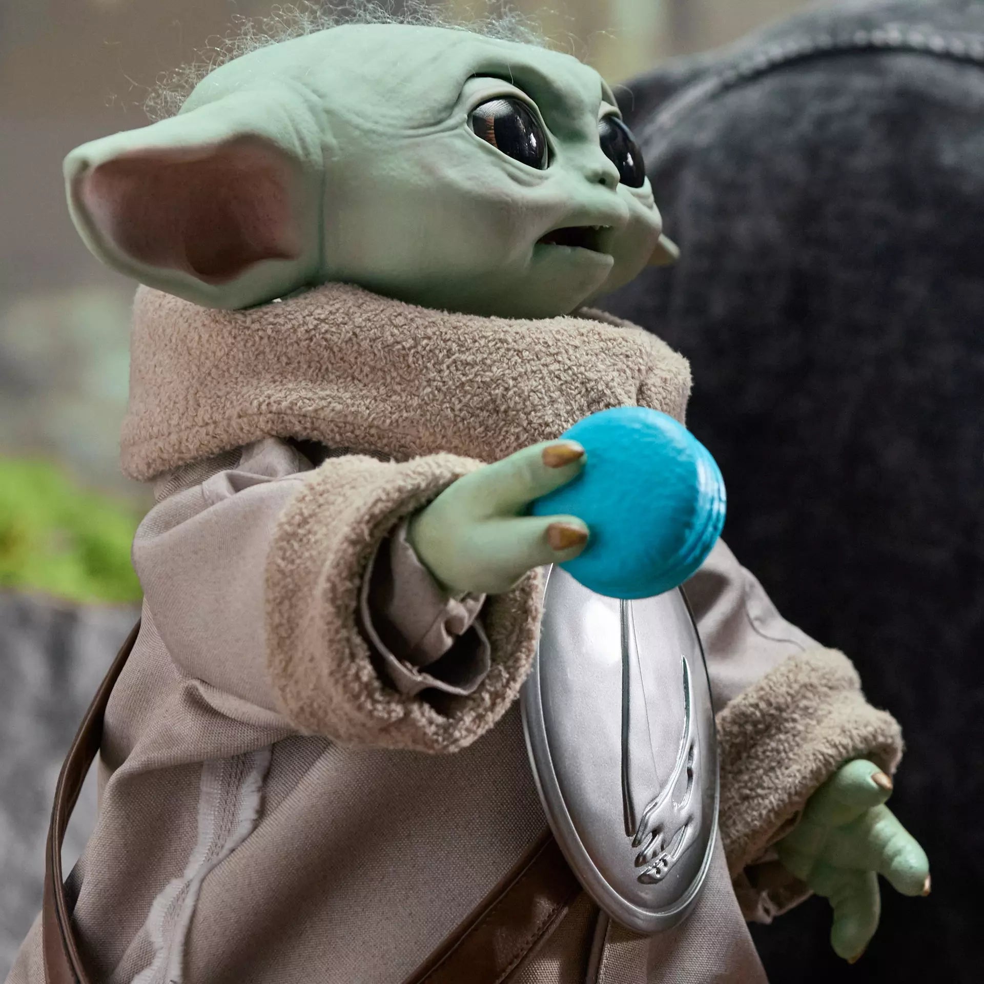 STAR WARS ULTIMATE GROGU ELECTRONIC ACTION FIGURE