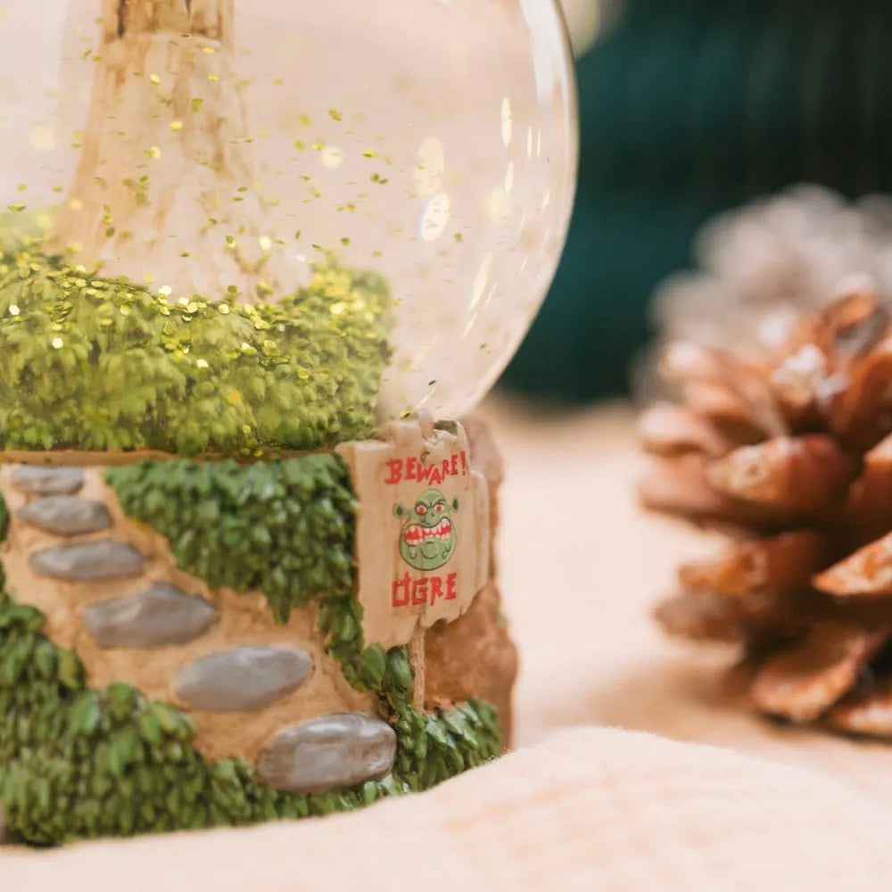 SHREK DREAMWORKS SNOWGLOBE