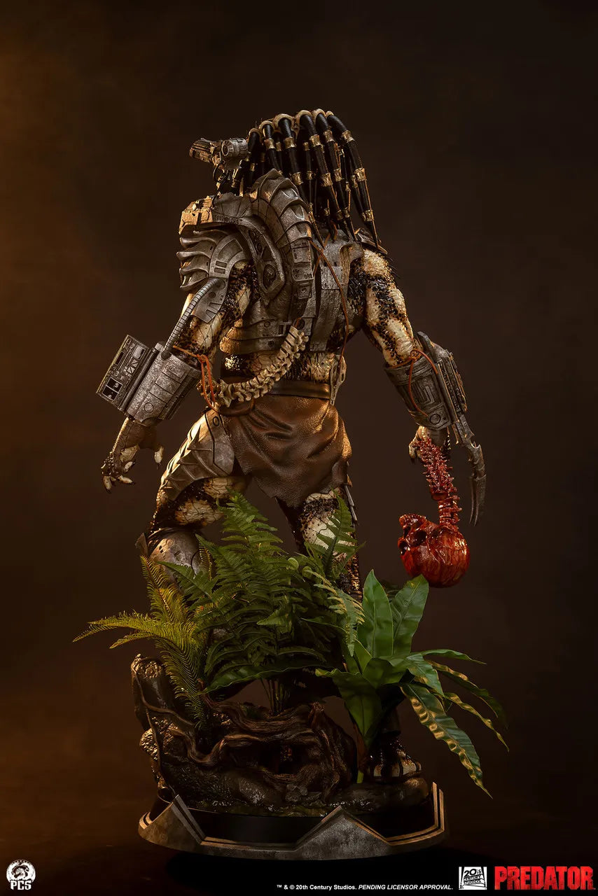 PREDATOR 1:2 SCALE STATUE