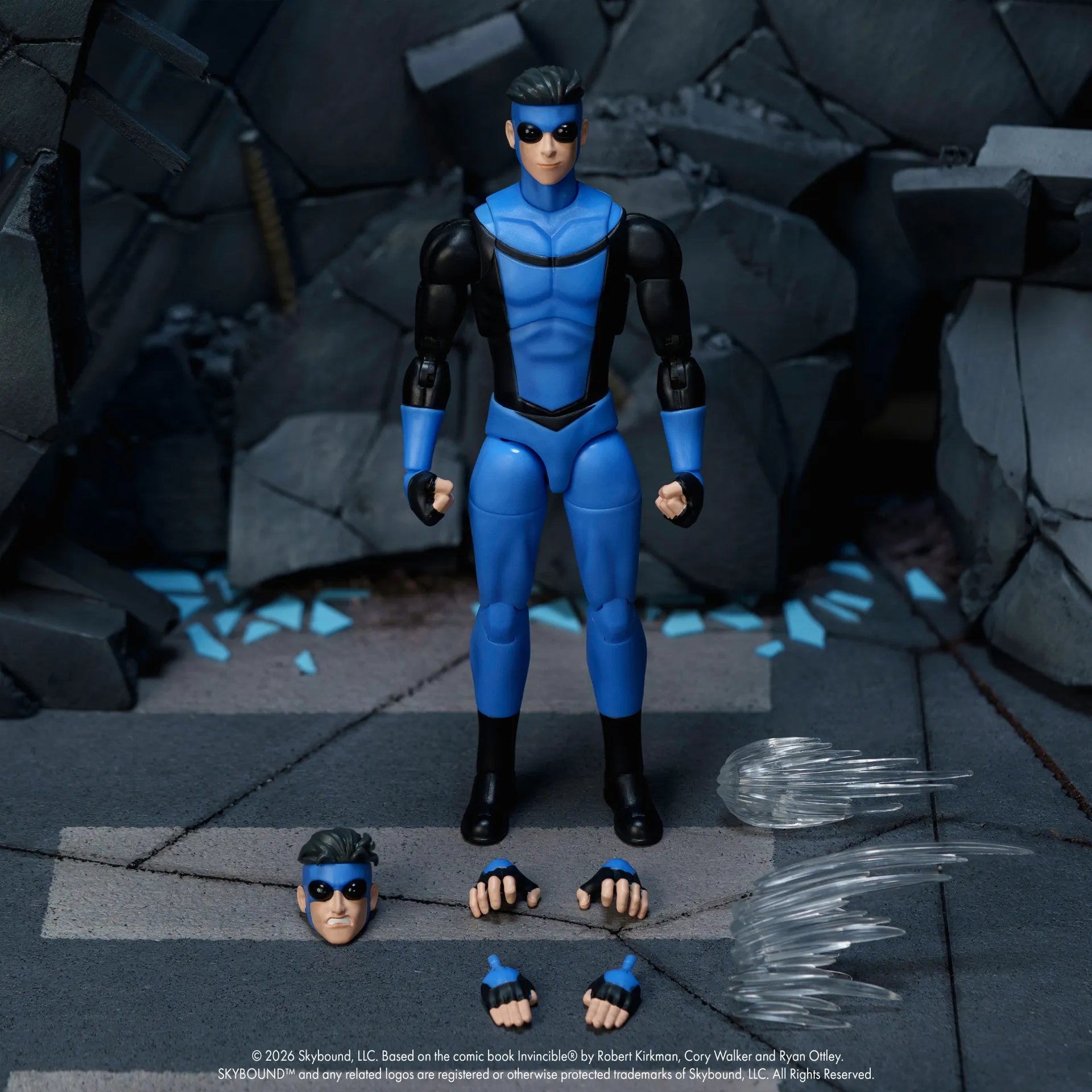 INVINCIBLE INVINCIBLE WITH KID OMNI MAN & CONQUEST LIMITED ACTION FIGURE SET(3)