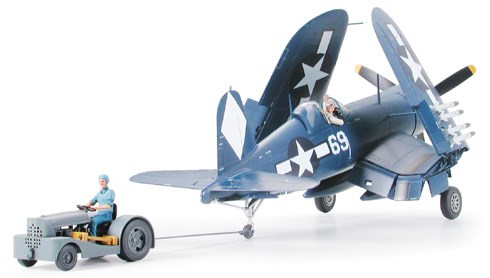 1/48 CORSAIR F4U-1D M/TRAKTOR