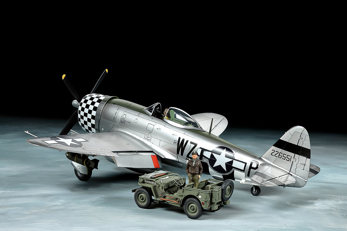 1/48 Republic P-47D ThunderboltŪ & 1/4-ton 4x4 Lig