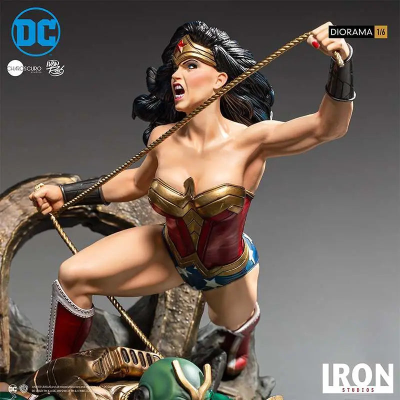 WONDER WOMAN VS DARKSEID 1/6 DIORAMA