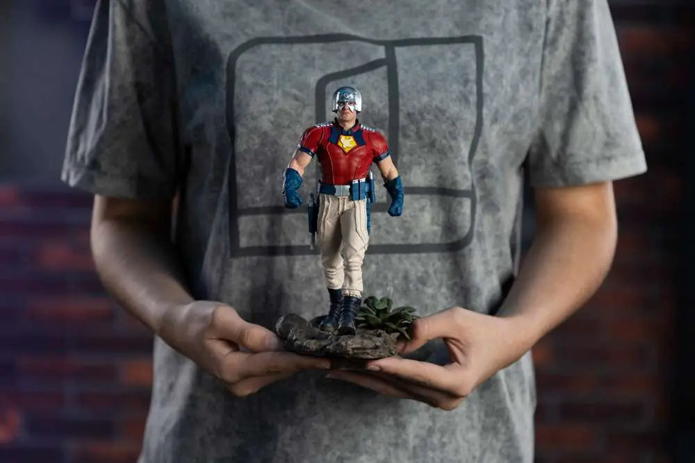 SUICIDE SQUAD  PEACEMAKER 1/10 STATUE