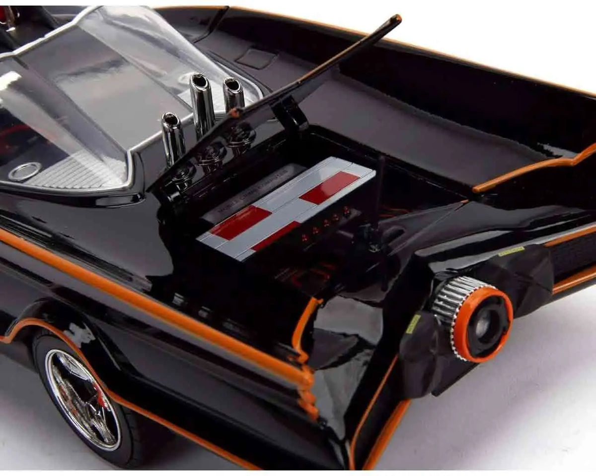 BATMAN 1966 BATMOBILE BATMAN & ROBIN DIE CAST MODEL 1/18 LIMITED EDITION