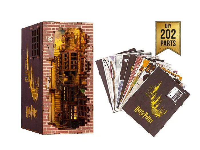 HARRY POTTER - BOOK NOOK KIT - Diagon Alley - 202pc + LED Light