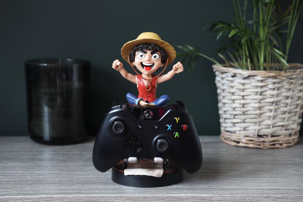 ONE PIECE NETFLIX - Luffy Wanted - Controller & Phone Support - 20cm