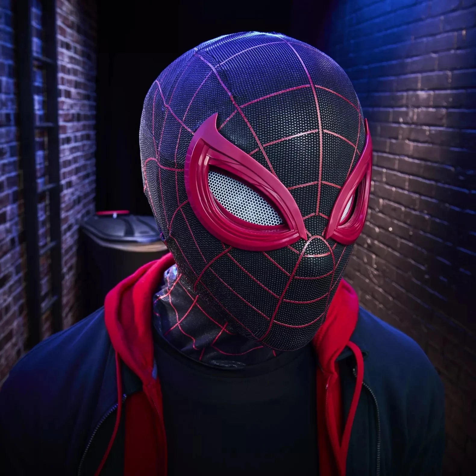 MARVEL - Electronic Helmet Expressive Miles Morales Legend Series