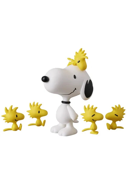 PEANUTS - Happiness is All Your Friends - Statue 8cm