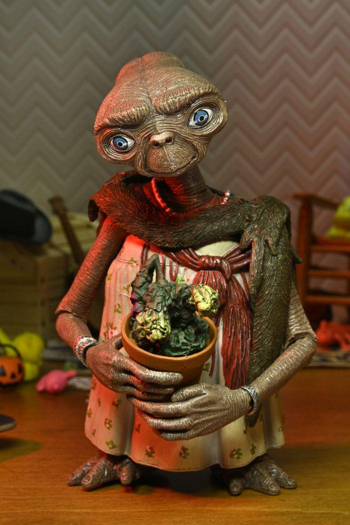 E.T. - Ultimate Dress-Up E.T. - Figure 40th anniversary 18cm