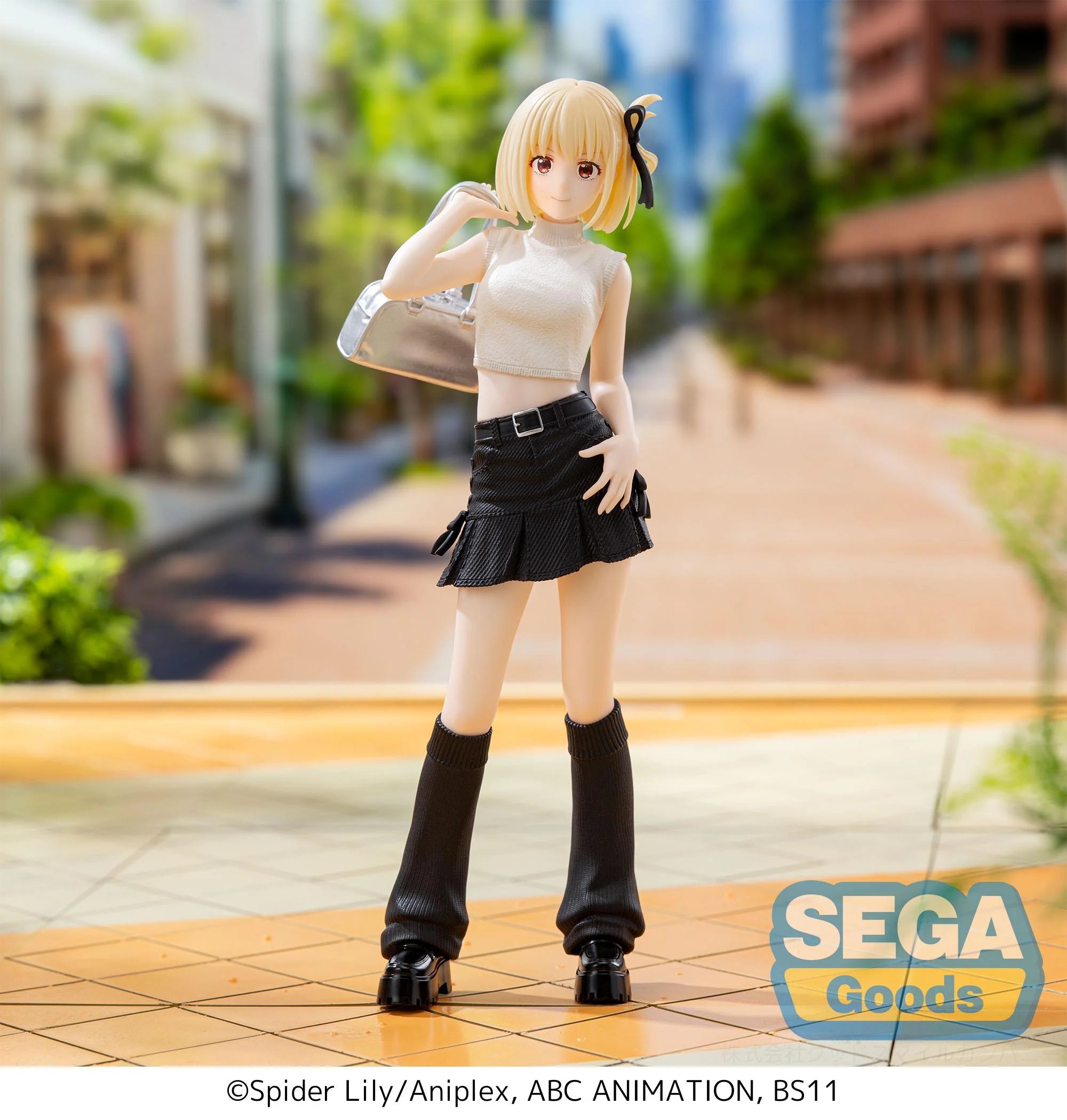 LYCORIS RECOIL - Chisato "Street Snap" - Figure High Premium 20cm