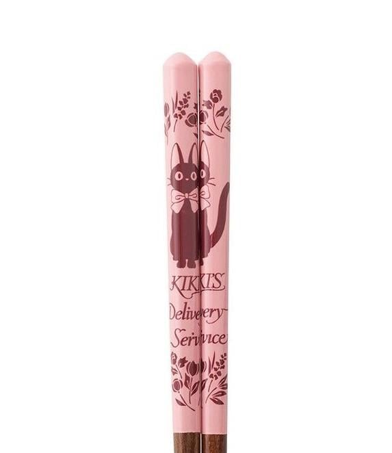 KIKI LA PETITE SORCIERE - Esquisses rose - baguettes Laquées 21cm