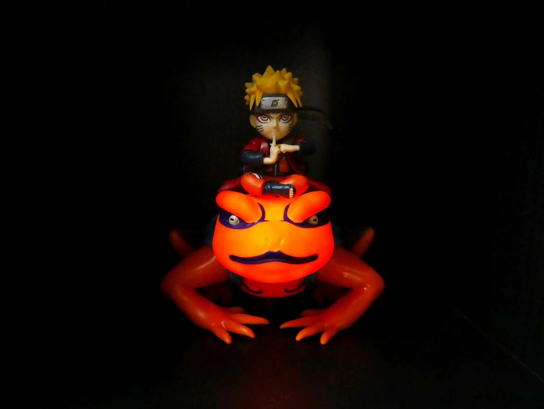 NARUTO & GAMAKISHI - Light-Up Figure - 8 inch