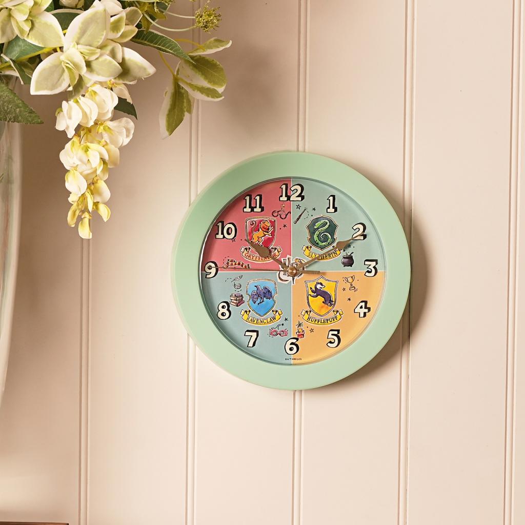 HARRY POTTER - The Four Houses - 'Glow In The Dark' Wall  Clock