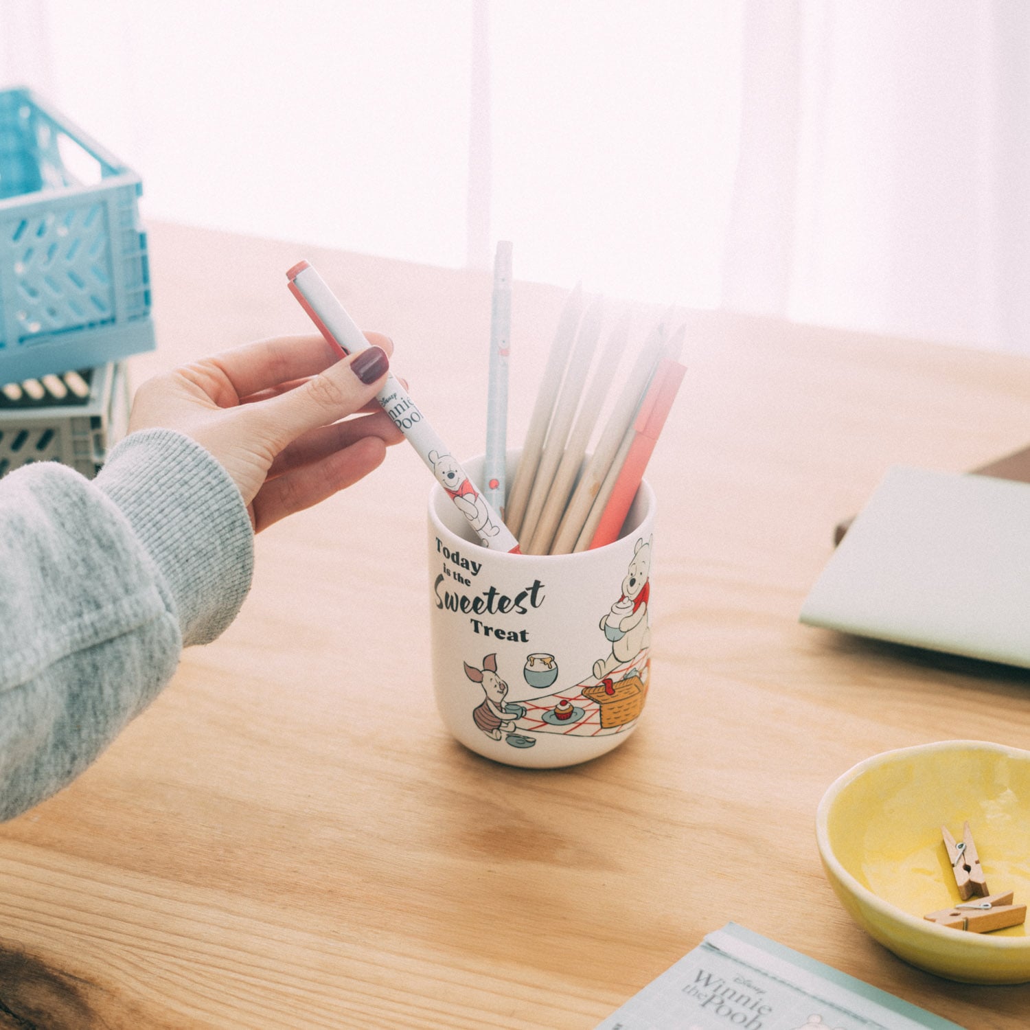 WINNIE THE POOH & Friends - Ceramic Pencil Holder