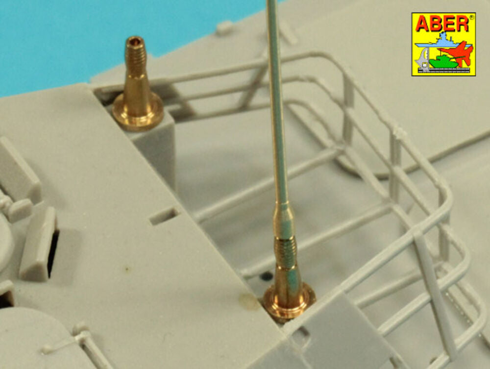 Set of 2 NATO antennas with mount bases