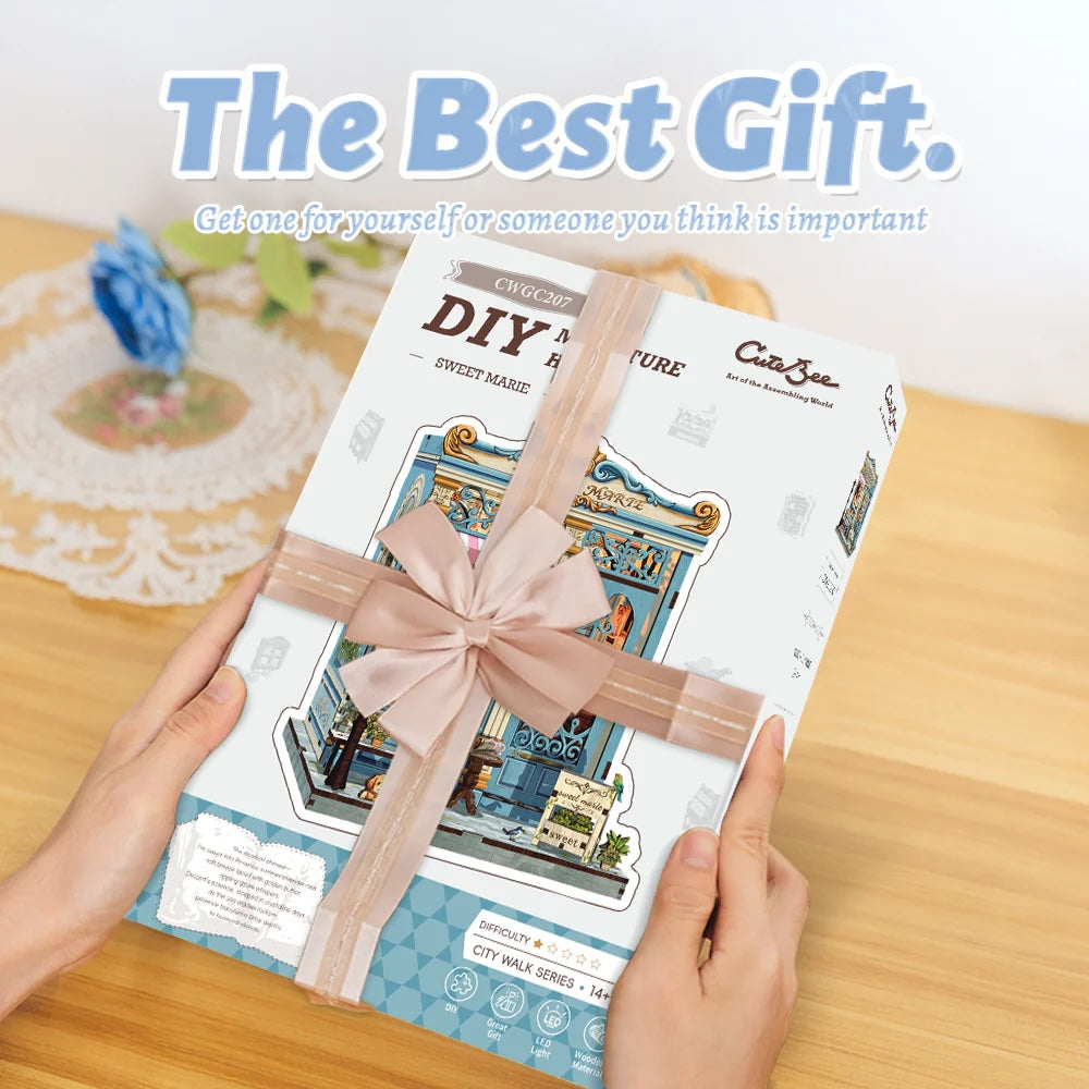 MINIATURE HOUSE - DIY- Sweet Marie - 242pc + LED Light