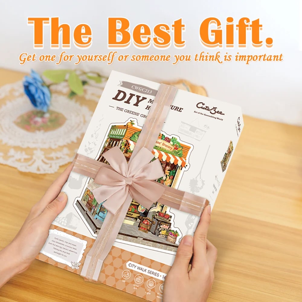 MINIATURE HOUSE - DIY- The Green's Grocery - 301pc + LED Light