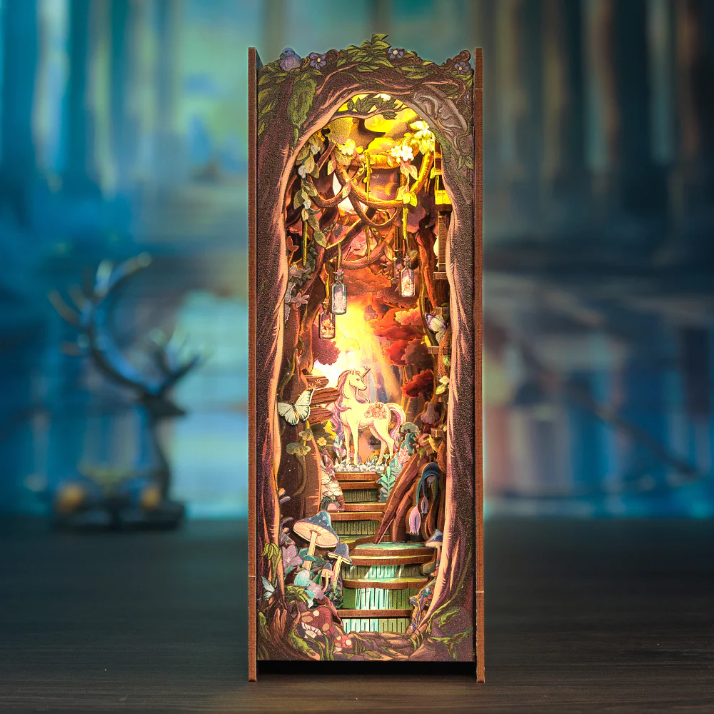 BOOK NOOK KIT - DIY - The Grace of the Forest - 89pc + LED Light