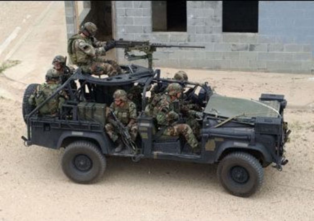 Ranger Special Operations Vehicle w/MG