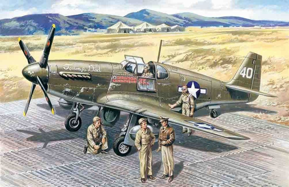 Mustang P-51 B WWII American Fighter with  USAAF Pilots and Ground Personnel