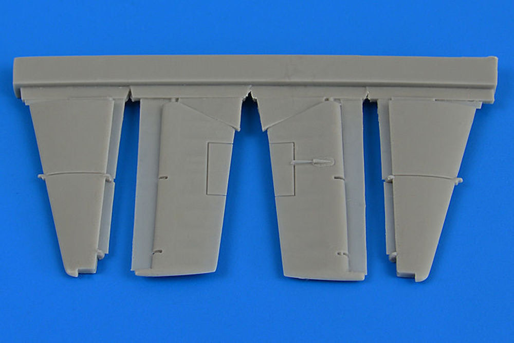 F4F-4 Wildcat control surfaces f.Airfix