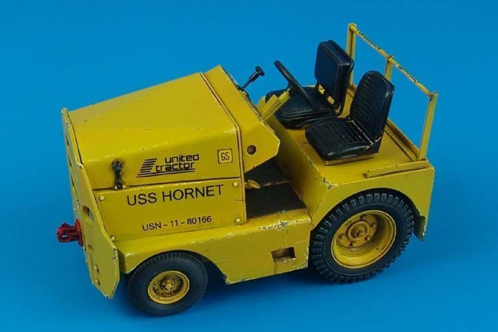 United Tractor GC-340/SM340 US Army/Navy