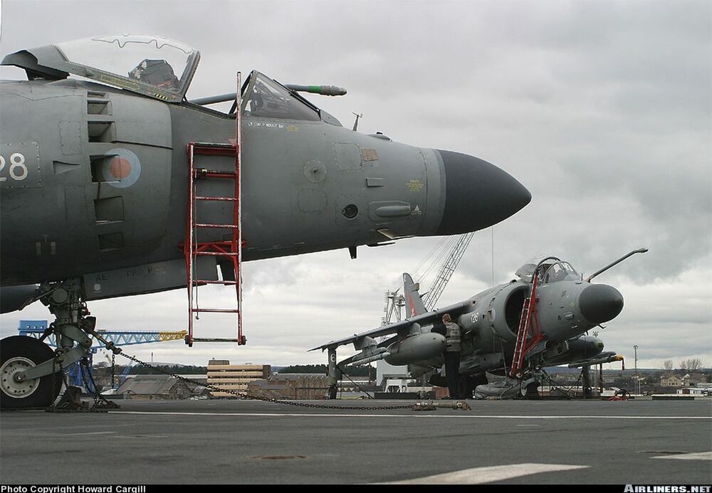 Step ladders for Hunter and Harrier