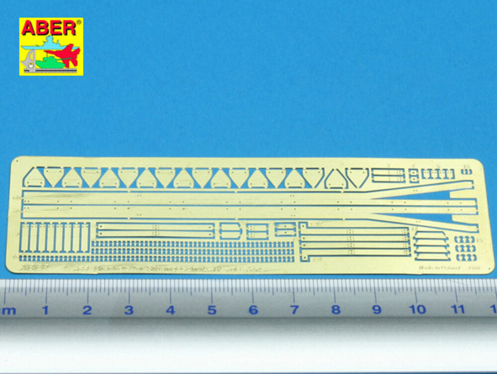 Brackets for Sturmgesch��tz IV side skirts