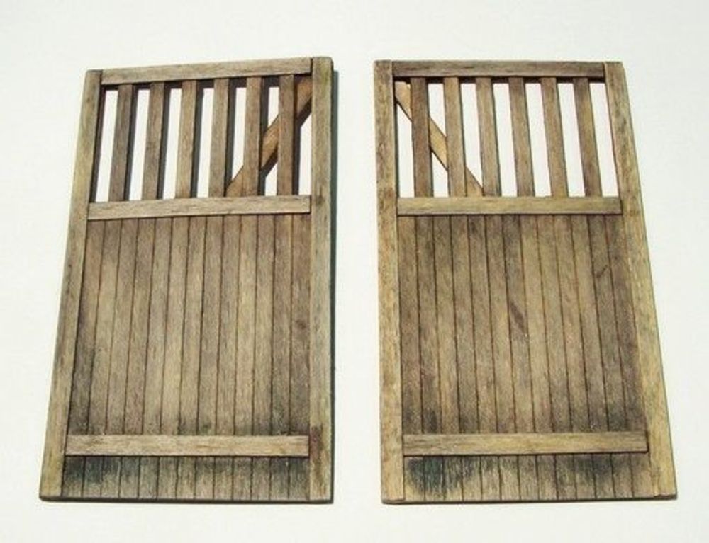 Wooden gate - straight