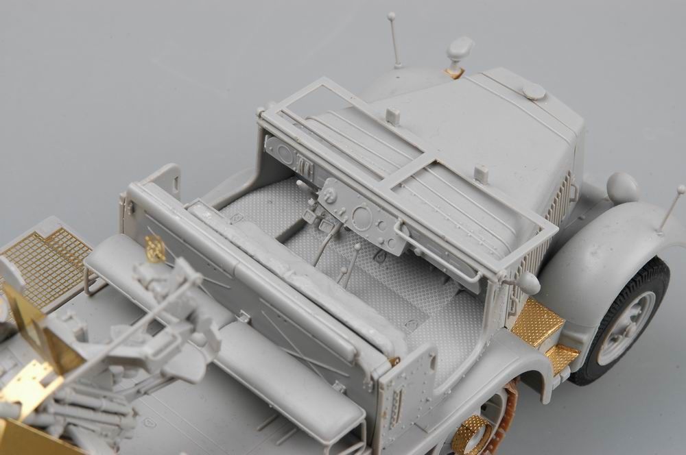 2 cm Flakvierling 38 Selbstfahrlafette (Sd.Kfz.7/1 early version)