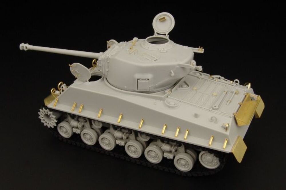 M4A3E8 SHERMAN (Hobbyboss)