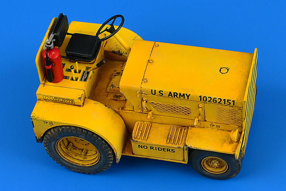 Minneapolis-Moline MT-40 Tow Tractor(US- NAVY)