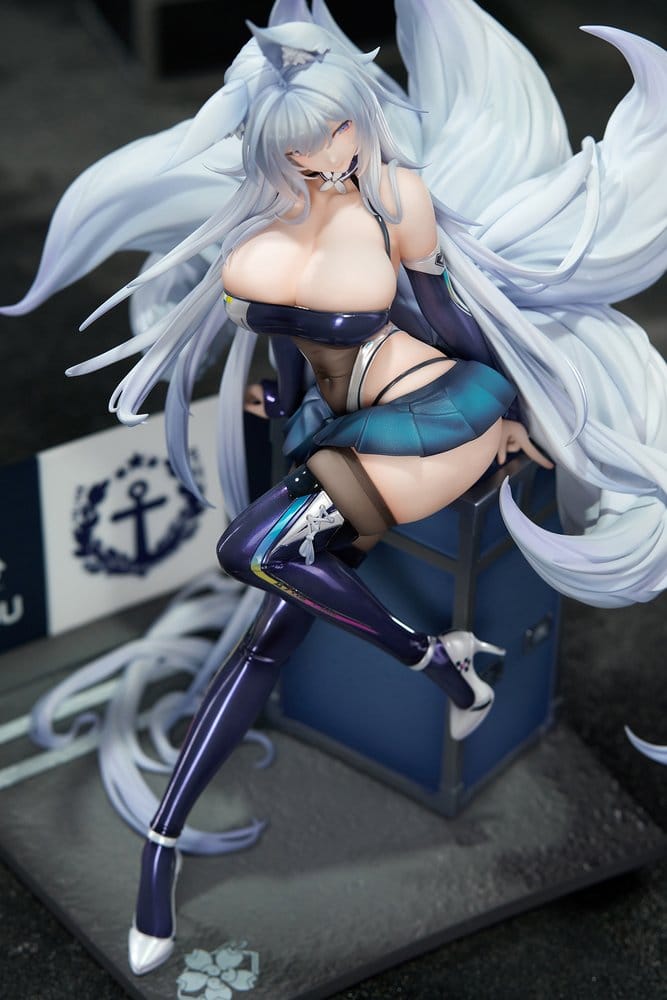 Azur Lane PVC Figure 1/7 Shinano Moonlit Chrome Ver. Acrylic Special Edition w/Display 25 cm