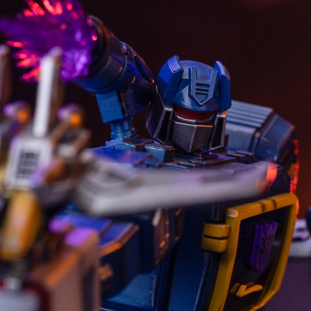 Transformers Demi Scale Statue 1/20 Soundwave 29 cm