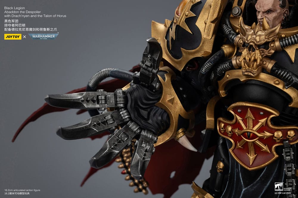 Warhammer 40,000 Action Figure  Black Legion Abaddon the Despoiler with Drach'nyen and the Talo 16 cm