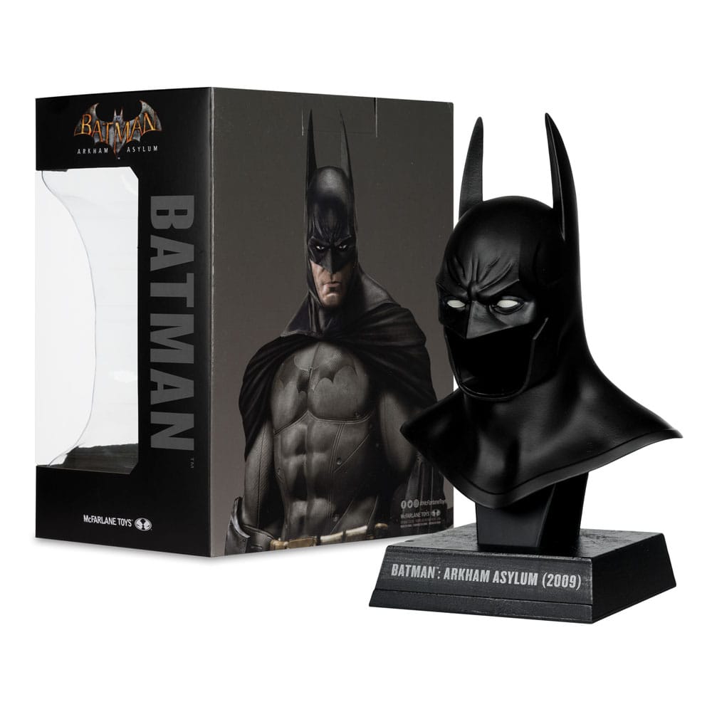 Batman: Arkham Asylum DC Direct Mini Replica 1/3 Batman Cowl 19 cm