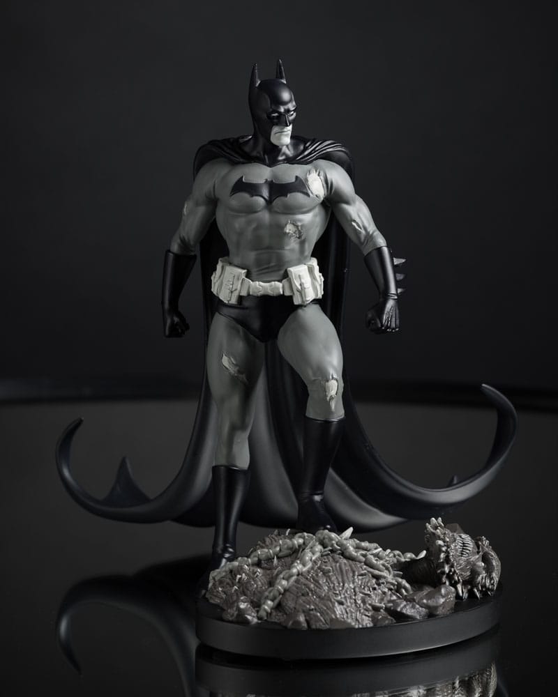 DC Direct Statue 1/10 Batman by Bjorn Barends (Black White) 18 cm