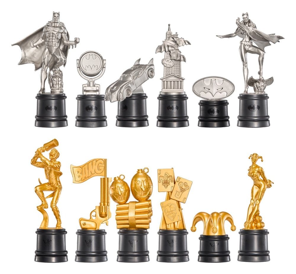 DC Comics Chess Set Batman vs. The Joker 47 cm