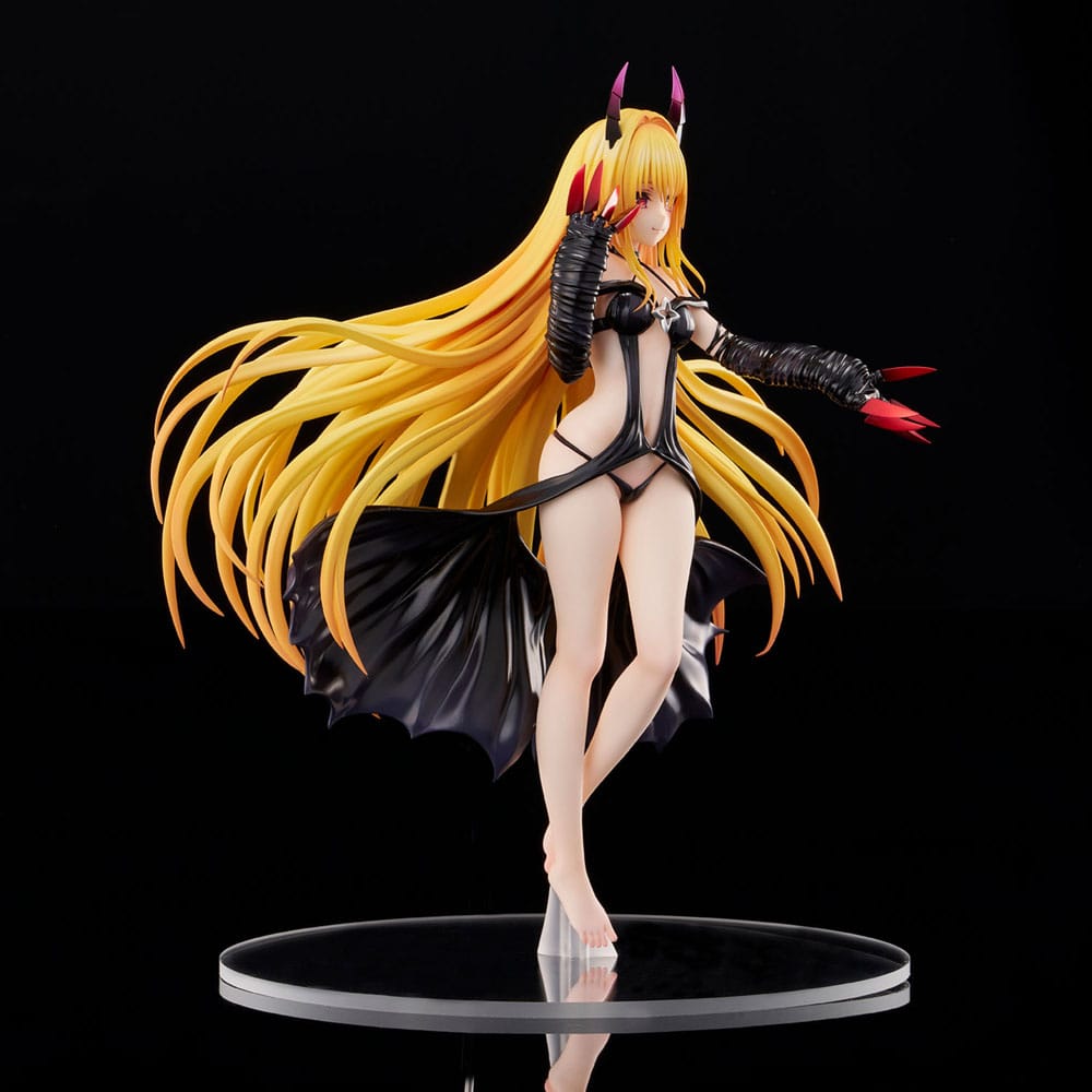 To Love-Ru Darkness PVC Statue 1/6 Golden Darkness Darkness Ver. 30 cm